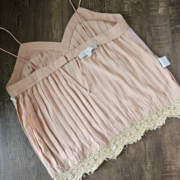 Dance & Marvel Pleated Lace Tank Top/Camisole, S, Peach - Picture 7 of 7